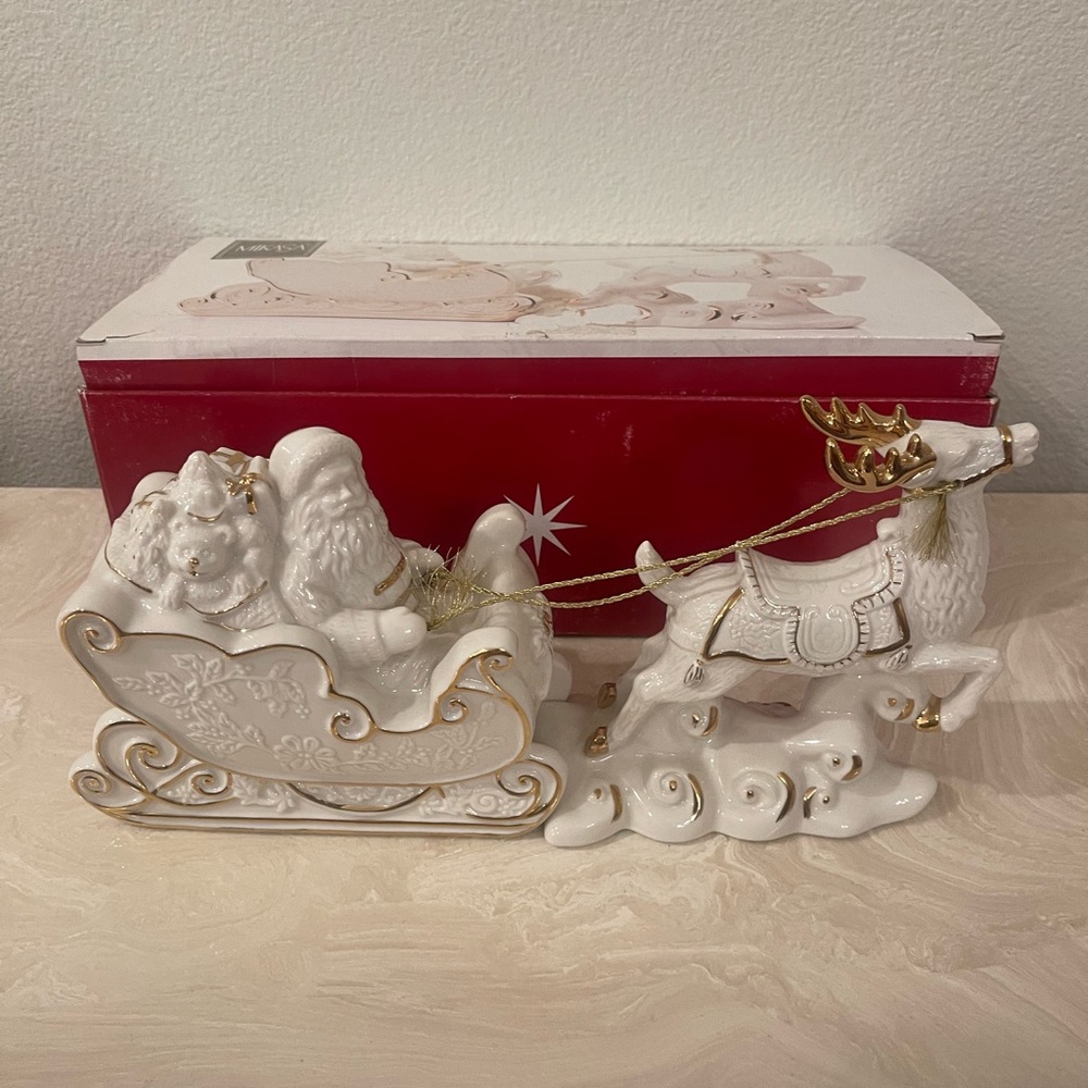 Mikasa White and Gold Santa Sleigh with Reindeer